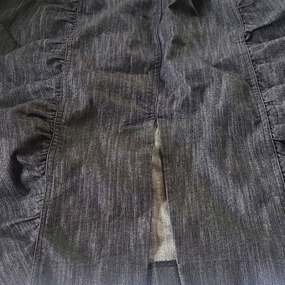 TORRID Ruched Black Denim Skirt Shirred Sides Back Slit, Side Zip, Plus Size: 20 - Picture 4 of 9